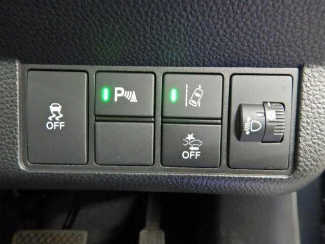 Ｎ－ＷＧＮカスタム カスタム　Ｌ・ターボ　８インチナビ／ＴＶ　ＬＥＤライト　衝突被害軽減装置　ＬＥＤランプ　ワンオーナー車　クリアランスソナー　Ｂカメ　サイドエアバック　前席シートヒーター　メモリーナビ　イモビ　スマートキー・プッシュスタート　キーフリー　横滑り防止　Ａライト（5枚目）