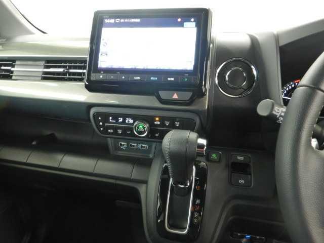 Ｎ－ＷＧＮカスタム カスタム　Ｌ・ターボ　８インチナビ／ＴＶ　ＬＥＤライト　衝突被害軽減装置　ＬＥＤランプ　ワンオーナー車　クリアランスソナー　Ｂカメ　サイドエアバック　前席シートヒーター　メモリーナビ　イモビ　スマートキー・プッシュスタート　キーフリー　横滑り防止　Ａライト（7枚目）