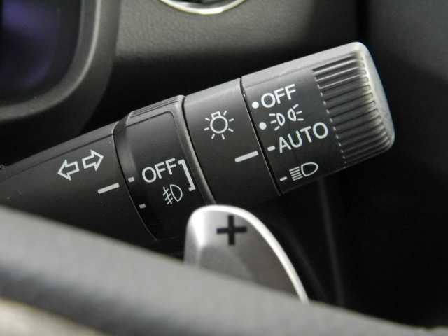 Ｎ－ＷＧＮカスタム カスタム　Ｌ・ターボ　８インチナビ／ＴＶ　ＬＥＤライト　衝突被害軽減装置　ＬＥＤランプ　ワンオーナー車　クリアランスソナー　Ｂカメ　サイドエアバック　前席シートヒーター　メモリーナビ　イモビ　スマートキー・プッシュスタート　キーフリー　横滑り防止　Ａライト（9枚目）