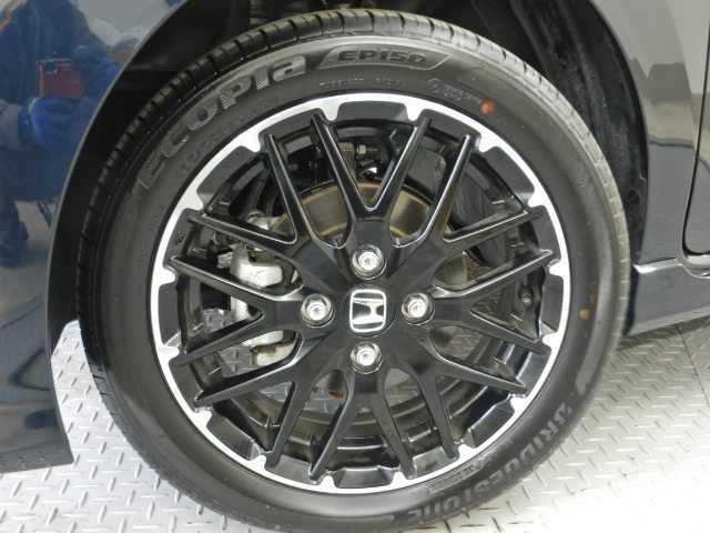 Ｎ－ＷＧＮカスタム カスタム　Ｌ・ターボ　８インチナビ／ＴＶ　ＬＥＤライト　衝突被害軽減装置　ＬＥＤランプ　ワンオーナー車　クリアランスソナー　Ｂカメ　サイドエアバック　前席シートヒーター　メモリーナビ　イモビ　スマートキー・プッシュスタート　キーフリー　横滑り防止　Ａライト（15枚目）