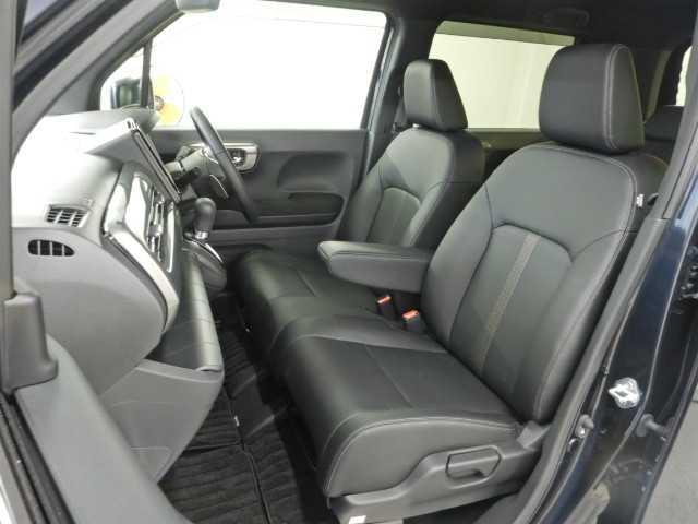 Ｎ－ＷＧＮカスタム カスタム　Ｌ・ターボ　８インチナビ／ＴＶ　ＬＥＤライト　衝突被害軽減装置　ＬＥＤランプ　ワンオーナー車　クリアランスソナー　Ｂカメ　サイドエアバック　前席シートヒーター　メモリーナビ　イモビ　スマートキー・プッシュスタート　キーフリー　横滑り防止　Ａライト（17枚目）