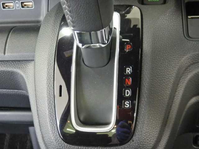 Ｎ－ＷＧＮカスタム カスタム　Ｌ・ターボ　８インチナビ／ＴＶ　ＬＥＤライト　衝突被害軽減装置　ＬＥＤランプ　ワンオーナー車　クリアランスソナー　Ｂカメ　サイドエアバック　前席シートヒーター　メモリーナビ　イモビ　スマートキー・プッシュスタート　キーフリー　横滑り防止　Ａライト（33枚目）