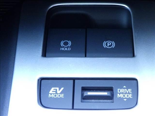 ハリアーハイブリッド ２．５Ｚ　レザーＰＫＧ　全方位カメラ　調光パノラマルーフ　革　Ｃソナー　全方位モニタ　電動トランク　電動格納ミラー　パノラマサンルーフ　シートヒータ　地デジ　横滑防止　盗難防止システム　オートハイビーム　シートクーラー　Ｂモニター　ＵＳＢ接続　オートライト　革（35枚目）