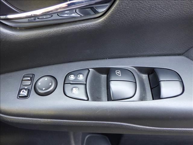 セレナ ２．０ハイウェイスターＶセレＩＩ全方位カメラ／ナビ／フ　純正９インチナビ／フルセグＴＶ　全方位カメラ　アルパイン１０．１インチフリップダウンモニター　ナビ連動ドラレコ／ＥＴＣ　両側パワースライドドア　ＬＥＤヘッドライト（30枚目）