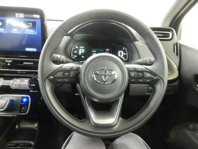 アクア １．５Ｚ　全方位カメラ　ディスプレイオーディオ　ＵＳＢ接続　ＡＨＢ　ソナー　衝突安全ボディ　パークアシスト　ＬＥＤヘッドライト　オートライト　スマートキー　１００Ｖ電源　イモビライザー　オートクルーズコントロール　エアコン　ＥＳＣ　キーレス　ＡＢＳ（8枚目）