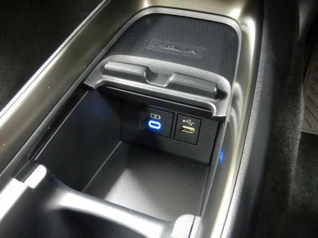 アクア １．５Ｚ　全方位カメラ　ディスプレイオーディオ　ＵＳＢ接続　ＡＨＢ　ソナー　衝突安全ボディ　パークアシスト　ＬＥＤヘッドライト　オートライト　スマートキー　１００Ｖ電源　イモビライザー　オートクルーズコントロール　エアコン　ＥＳＣ　キーレス　ＡＢＳ（13枚目）