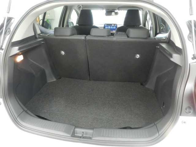 アクア １．５Ｚ　全方位カメラ　ディスプレイオーディオ　ＵＳＢ接続　ＡＨＢ　ソナー　衝突安全ボディ　パークアシスト　ＬＥＤヘッドライト　オートライト　スマートキー　１００Ｖ電源　イモビライザー　オートクルーズコントロール　エアコン　ＥＳＣ　キーレス　ＡＢＳ（19枚目）