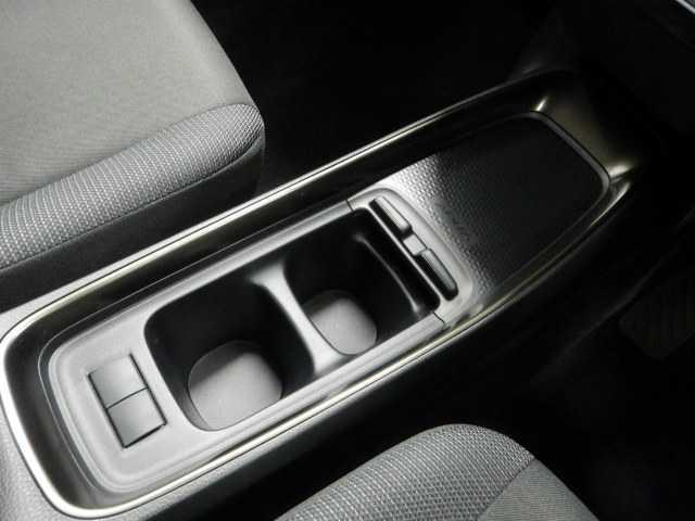 アクア １．５Ｚ　全方位カメラ　ディスプレイオーディオ　ＵＳＢ接続　ＡＨＢ　ソナー　衝突安全ボディ　パークアシスト　ＬＥＤヘッドライト　オートライト　スマートキー　１００Ｖ電源　イモビライザー　オートクルーズコントロール　エアコン　ＥＳＣ　キーレス　ＡＢＳ（36枚目）