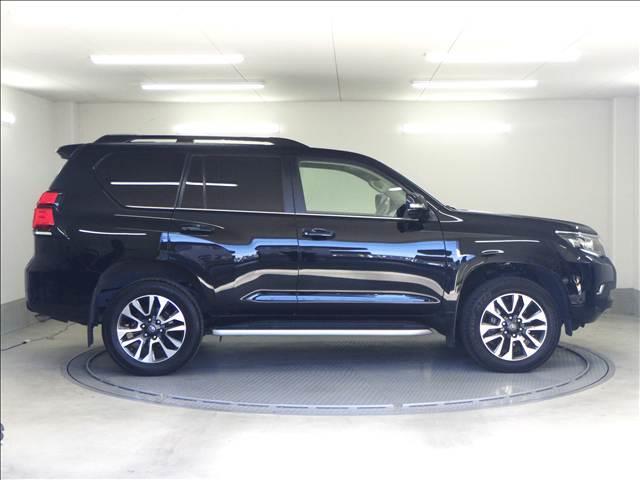 ランドクルーザープラド ２．８Ｄ－ＴＢ　ＴＺ－Ｇ　サンルーフ　革　９インチナビ　オートハイビーム　エアシート　横滑り防止装置　ＬＥＤライト　パノラミックビュー　オートクルーズコントロール　パワーウィンドウ　電動格納サードシート　電動シート　３列シート　メモリーナビ　４ＷＤ　ナビ（15枚目）