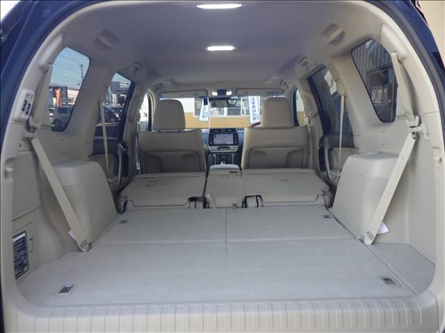 ランドクルーザープラド ２．８Ｄ－ＴＢ　ＴＺ－Ｇ　サンルーフ　革　９インチナビ　オートハイビーム　エアシート　横滑り防止装置　ＬＥＤライト　パノラミックビュー　オートクルーズコントロール　パワーウィンドウ　電動格納サードシート　電動シート　３列シート　メモリーナビ　４ＷＤ　ナビ（20枚目）