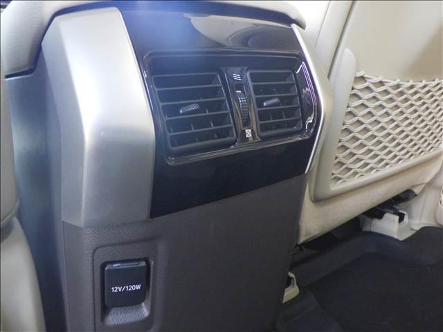 ランドクルーザープラド ２．８Ｄ－ＴＢ　ＴＺ－Ｇ　サンルーフ　革　９インチナビ　オートハイビーム　エアシート　横滑り防止装置　ＬＥＤライト　パノラミックビュー　オートクルーズコントロール　パワーウィンドウ　電動格納サードシート　電動シート　３列シート　メモリーナビ　４ＷＤ　ナビ（28枚目）