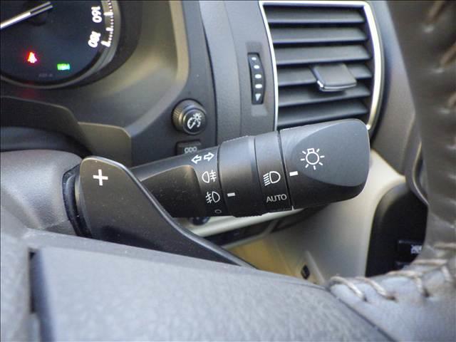 ランドクルーザープラド ２．８Ｄ－ＴＢ　ＴＺ－Ｇ　サンルーフ　革　９インチナビ　オートハイビーム　エアシート　横滑り防止装置　ＬＥＤライト　パノラミックビュー　オートクルーズコントロール　パワーウィンドウ　電動格納サードシート　電動シート　３列シート　メモリーナビ　４ＷＤ　ナビ（32枚目）