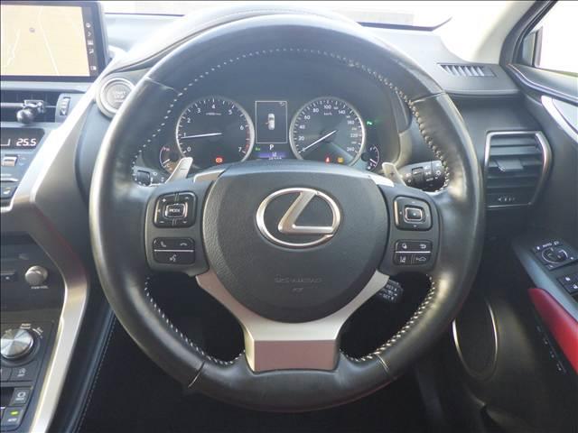 ＮＸ ＮＸ３００　バージョンＬ　全方位カメラ　純正ナビ／ＴＶ　オートハイビーム　シートクーラー　全周囲　ナビＴＶ　衝突被害軽減　Ｓキー　キーレス　ＥＴＣ車載器　本革シート　クルコン　ＬＥＤヘッド　バックモニター　横滑り防止装置　シートヒーター　パワーシート（8枚目）