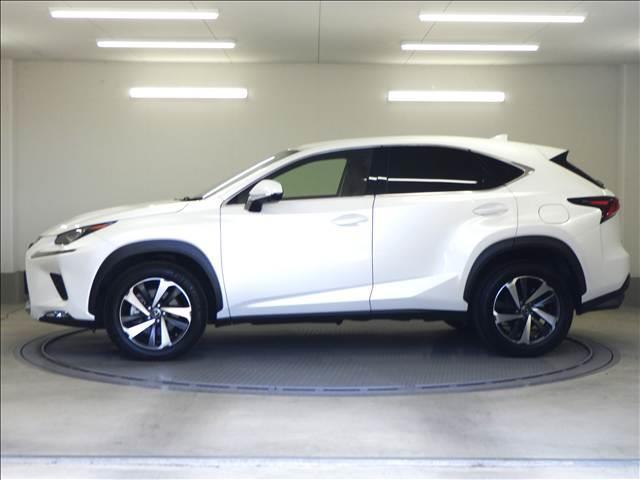 ＮＸ ＮＸ３００　バージョンＬ　全方位カメラ　純正ナビ／ＴＶ　オートハイビーム　シートクーラー　全周囲　ナビＴＶ　衝突被害軽減　Ｓキー　キーレス　ＥＴＣ車載器　本革シート　クルコン　ＬＥＤヘッド　バックモニター　横滑り防止装置　シートヒーター　パワーシート（16枚目）