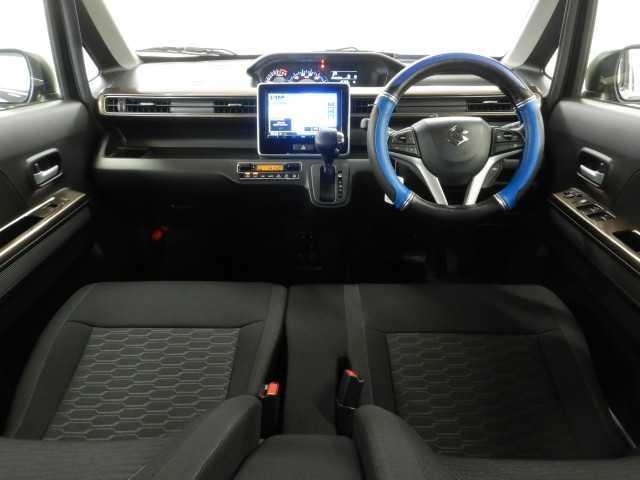 ワゴンＲカスタムＺ ハイブリッドＺＸ　全方位カメラ　９インチナビ／ＴＶ　アイドリングＳＴＯＰ　キーフリーシステム　カーテンエアバック　盗難防止　サイドカメラ　電格ドアミラー　シートヒータ　パワステ　全方位モニター用カメラ　エアコン　ＬＥＤランプ　パワーウィンドウ　ＤＶＤ（3枚目）