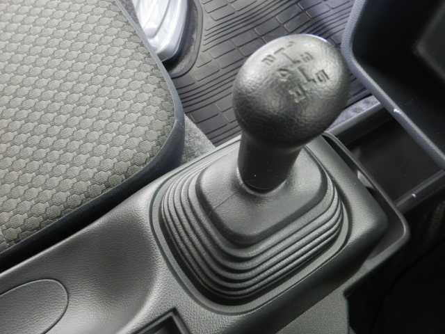 キャリイトラック ＫＸ　５ＭＴ　セーフティサポート　ＡＣ／ＰＳ／ＰＷ　ダブルエアバック　１オーナー　運転席エアバック　パワステ　エアコン付　パワーウインドウ　ＡＢＳ　ＥＳＣ　衝突安全ボディ　盗難防止システム　衝突軽減ブレーキサポート（29枚目）