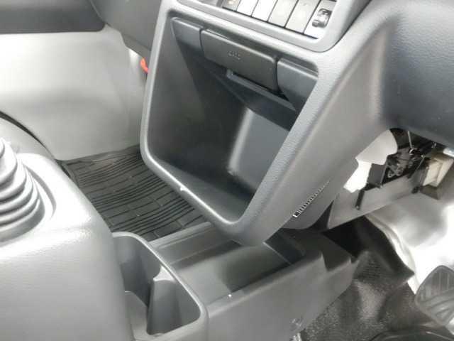 キャリイトラック ＫＸ　５ＭＴ　セーフティサポート　ＡＣ／ＰＳ／ＰＷ　ダブルエアバック　１オーナー　運転席エアバック　パワステ　エアコン付　パワーウインドウ　ＡＢＳ　ＥＳＣ　衝突安全ボディ　盗難防止システム　衝突軽減ブレーキサポート（33枚目）