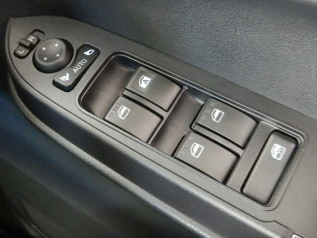 タント カスタムＲＳ　ナビ／ＴＶ　バックカメラ　両側パワスラ　ＩＳＴＯＰ　クリソナ　地デジフルセグ　オートミラー　ＥＴＣ付き　メモリーナビゲーション　運転席シートヒーター　ナビＴＶ　ＡＡＣ　ターボエンジン　ＬＥＤライト　サイドエアバッグ　オートライト　キーフリー（34枚目）