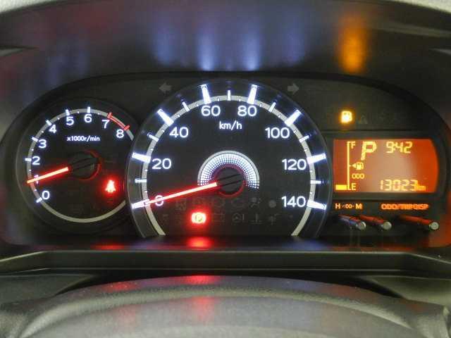 ムーヴ Ｌ　ＳＡＩＩＩ　キーレス　ＣＤステレオ　電格ミラー　ソナー　電動格納・電動ミラー　ＶＳＣ　　盗難防止　キーレスエントリーシステム　Ｗエアバッグ　ハイビームアシスト　エアコン　ＡＢＳ　パワーウィンドウ　衝突安全ボディ　エアバック（12枚目）