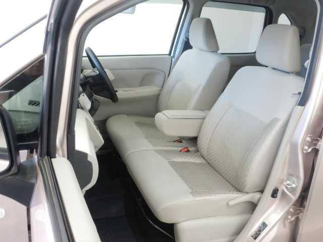 ムーヴ Ｌ　ＳＡＩＩＩ　キーレス　ＣＤステレオ　電格ミラー　ソナー　電動格納・電動ミラー　ＶＳＣ　　盗難防止　キーレスエントリーシステム　Ｗエアバッグ　ハイビームアシスト　エアコン　ＡＢＳ　パワーウィンドウ　衝突安全ボディ　エアバック（17枚目）