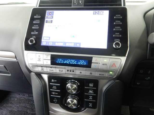 ランドクルーザープラド 2.8D-TB TZ-G サンルーフ 革 9インチナビ オートハイビーム エアシート 横滑り防止装置 LEDライト パノラミックビュー オートクルーズコントロール パワーウィンドウ 電動格納サードシート 電動シート 3列シート メモリーナビ 4WD ナビ(7枚目)