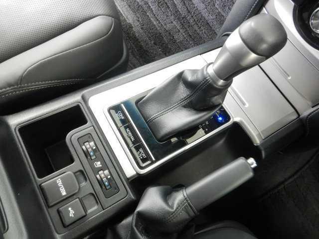 ランドクルーザープラド 2.8D-TB TZ-G サンルーフ 革 9インチナビ オートハイビーム エアシート 横滑り防止装置 LEDライト パノラミックビュー オートクルーズコントロール パワーウィンドウ 電動格納サードシート 電動シート 3列シート メモリーナビ 4WD ナビ(9枚目)