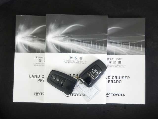 ランドクルーザープラド 2.8D-TB TZ-G サンルーフ 革 9インチナビ オートハイビーム エアシート 横滑り防止装置 LEDライト パノラミックビュー オートクルーズコントロール パワーウィンドウ 電動格納サードシート 電動シート 3列シート メモリーナビ 4WD ナビ(20枚目)
