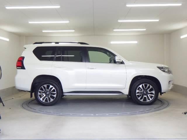 ランドクルーザープラド 2.8D-TB TZ-G サンルーフ 革 9インチナビ オートハイビーム エアシート 横滑り防止装置 LEDライト パノラミックビュー オートクルーズコントロール パワーウィンドウ 電動格納サードシート 電動シート 3列シート メモリーナビ 4WD ナビ(23枚目)