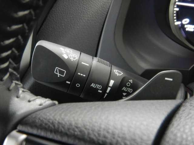 ランドクルーザープラド 2.8D-TB TZ-G サンルーフ 革 9インチナビ オートハイビーム エアシート 横滑り防止装置 LEDライト パノラミックビュー オートクルーズコントロール パワーウィンドウ 電動格納サードシート 電動シート 3列シート メモリーナビ 4WD ナビ(45枚目)