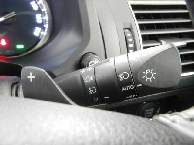 ランドクルーザープラド 2.8D-TB TZ-G サンルーフ 革 9インチナビ オートハイビーム エアシート 横滑り防止装置 LEDライト パノラミックビュー オートクルーズコントロール パワーウィンドウ 電動格納サードシート 電動シート 3列シート メモリーナビ 4WD ナビ(46枚目)