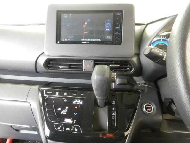 eKクロススペース G ナビ/フルセグTV バックカメラ 両側パワ-スライドドア ブレーキサポート TV 盗難防止装置 Rカメラ LED オートライト ETC 横滑り防止装置 メモリナビ 電動格納ミラー スマートキー アイドリングストップ Wエアバック キーフリーシステム(7枚目)