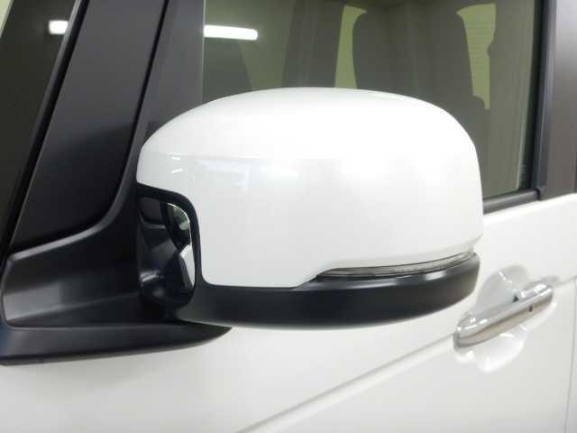 N-BOXカスタム N-BOX カスタム ホンダセンシング パワースライド パワースライドア USB接続 CMBS 電格ミラー オートエアコン スマートキ LED 盗難防止装置 クルコン バックカメラ パワーステアリング エアバッグ ESC パワーウインドウ オートライト(16枚目)