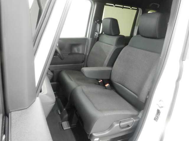 N-BOXカスタム N-BOX カスタム ホンダセンシング パワースライド パワースライドア USB接続 CMBS 電格ミラー オートエアコン スマートキ LED 盗難防止装置 クルコン バックカメラ パワーステアリング エアバッグ ESC パワーウインドウ オートライト(17枚目)