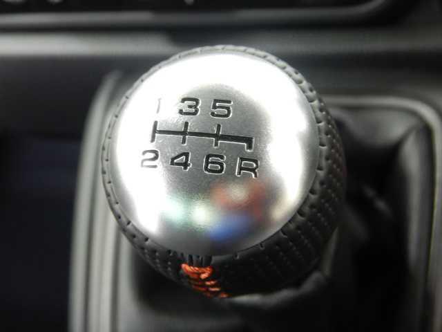 N-ONE RS 2トーンカラー 6速MT ターボ サイドカーテンエアバック クリアランスソナー シートヒータ 横滑り防止機能 インテリキー AAC オートクルーズコントロール アイドリングストップ機能 Aライト パワーウィンドウ パワーステアリング(4枚目)