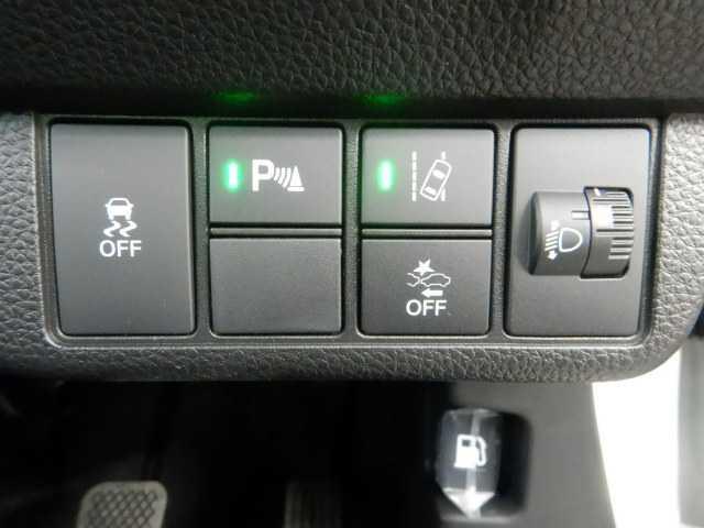 N-ONE RS 2トーンカラー 6速MT ターボ サイドカーテンエアバック クリアランスソナー シートヒータ 横滑り防止機能 インテリキー AAC オートクルーズコントロール アイドリングストップ機能 Aライト パワーウィンドウ パワーステアリング(5枚目)