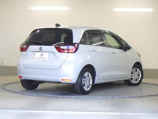 フィット １．５ｅ：ＨＥＶ　ホーム　全方位カメラ　ナビ／ＴＶ　前後誤発進抑制機能　マルチビュー　助手席エアバッグ　運転席エアバッグ　衝突安全ボディ　電格ミラー　ＬＥＤライト　ＵＳＢ接続　バックカメラ　ＡＢＳ　オートクルーズコントロール　フルセグＴＶ　スマートキー（2枚目）