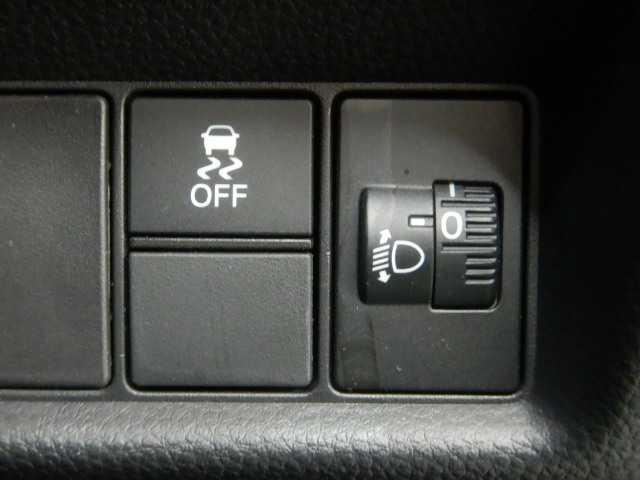 フィット １．５ｅ：ＨＥＶ　ホーム　全方位カメラ　ナビ／ＴＶ　前後誤発進抑制機能　マルチビュー　助手席エアバッグ　運転席エアバッグ　衝突安全ボディ　電格ミラー　ＬＥＤライト　ＵＳＢ接続　バックカメラ　ＡＢＳ　オートクルーズコントロール　フルセグＴＶ　スマートキー（6枚目）