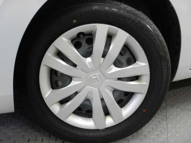 フィット １．５ｅ：ＨＥＶ　ホーム　全方位カメラ　ナビ／ＴＶ　前後誤発進抑制機能　マルチビュー　助手席エアバッグ　運転席エアバッグ　衝突安全ボディ　電格ミラー　ＬＥＤライト　ＵＳＢ接続　バックカメラ　ＡＢＳ　オートクルーズコントロール　フルセグＴＶ　スマートキー（15枚目）