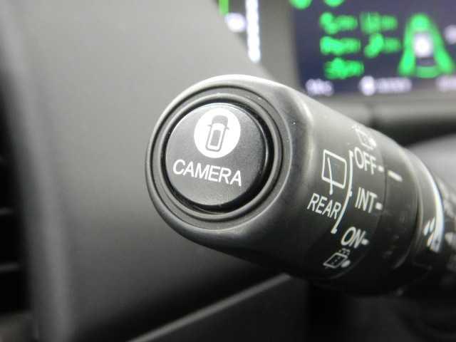 フィット １．５ｅ：ＨＥＶ　ホーム　全方位カメラ　ナビ／ＴＶ　前後誤発進抑制機能　マルチビュー　助手席エアバッグ　運転席エアバッグ　衝突安全ボディ　電格ミラー　ＬＥＤライト　ＵＳＢ接続　バックカメラ　ＡＢＳ　オートクルーズコントロール　フルセグＴＶ　スマートキー（23枚目）