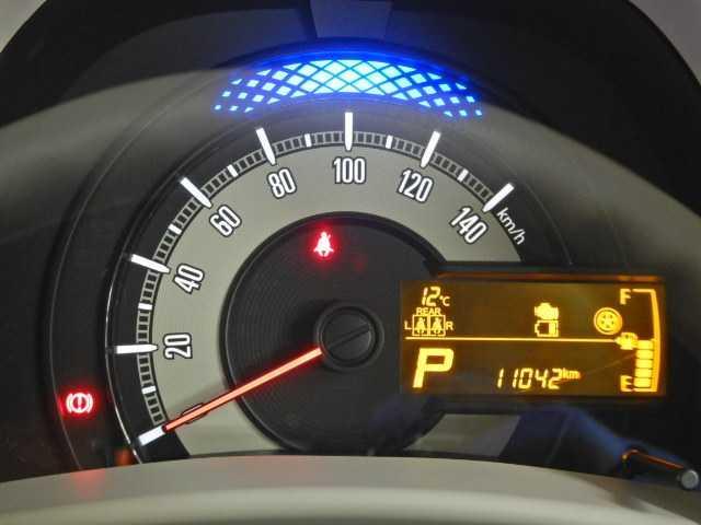 ワゴンＲスマイル ハイブリッドＳ　全方位カメラ　９インチナビ／ＴＶ　前後誤発進抑制　アラウンドビューモニター　オートマチックハイビーム　電動格納式ドアミラー　コーナーセンサー　ＵＳＢ接続　バックカメラ　フルオートエアコン　スマートキー　キーレスエントリー　ＡＢＳ（13枚目）