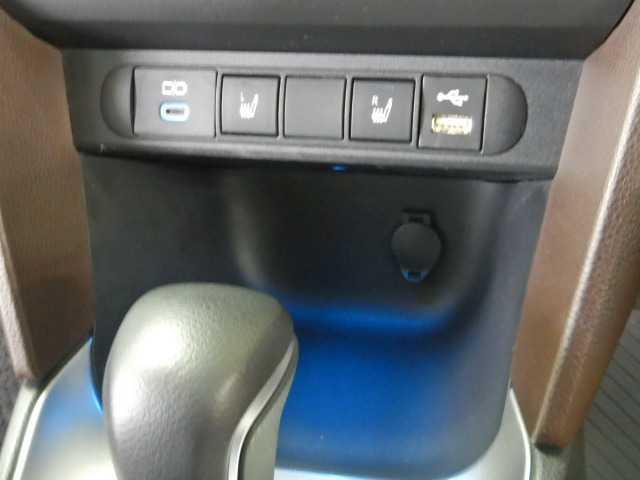 ヤリスクロス １．５ハイブリッドＺ　セーフティセンス　ディスプレイオーディ　電格ドアミラー　インテリジェントキー　シ－トヒ－タ－　衝突安全ボディ　ＵＳＢ　オートマチックハイビーム　ＬＥＤライト　１オ－ナ－　リアカメラ　クルーズコントロール　横滑り防止システム　電動シ－ト（24枚目）