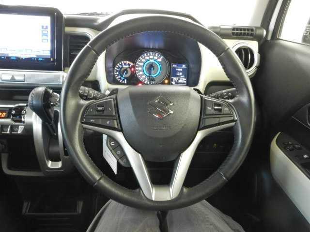 クロスビー １．０ハイブリッドＭＺ　全方位カメラ／ナビＴＶ　２トーン　キーレスエントリ　Ｃセンサー　ＴＶナビ　パワステ　盗難警報装置　電動格納ドアミラー　メモリーナビゲーション　パワーウィンドウ　ＬＥＤライト　シートヒータ　フルオートエアコン　エアバッグ　オートライト（8枚目）