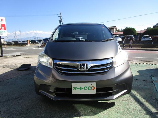 フリード Ｇ　ジャストセレクション　禁煙車／６人乗り／左電動スライドドア／バックカメラ／純正ナビ／フルセグテレビ／ＤＶＤビデオ／ＣＤ／ブルートゥース接続／ＥＴＣ／社外アルミ／ＨＩＤヘッドライト／スマートキー２本（2枚目）