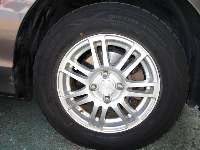 フリード Ｇ　ジャストセレクション　禁煙車／６人乗り／左電動スライドドア／バックカメラ／純正ナビ／フルセグテレビ／ＤＶＤビデオ／ＣＤ／ブルートゥース接続／ＥＴＣ／社外アルミ／ＨＩＤヘッドライト／スマートキー２本（16枚目）