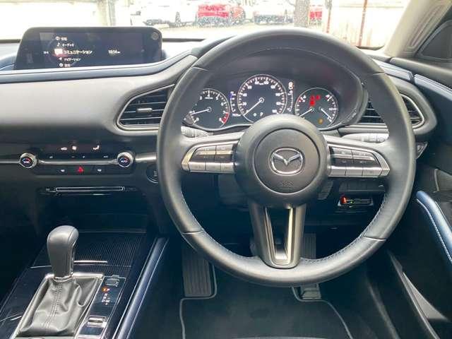 �y�^�]�ȃC���e���A�f�U�C���z���E�Ώ̂̃C���e���A�f�U�C���Ńh���C�o�[���ݍ��݉^�]�ɏW���ł���悤�ɐ݌v����Ă��܂��B