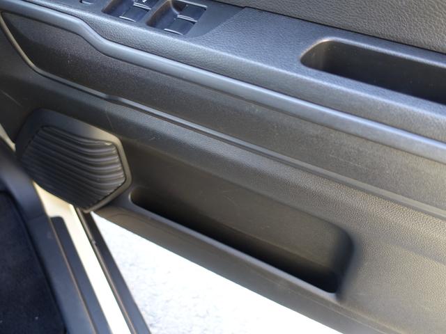 ハスラー ＨＹＢＲＩＤ　Ｇ　ＦＦ　ＣＶＴ　ナビ　衝突安全ボディ　カーテンエアバッグ・横滑り防止装置・衝突防止装置・ヒルスタートアシスト・クリアランスソナー・ブレーキアシスト・盗難防止装置・ブレーキアシスト・サイドインパクトバー・オートエアコン・サイドエアバッグ（42枚目）