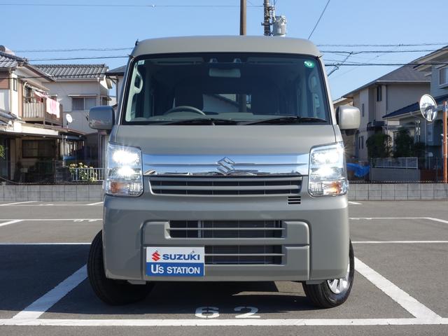 エブリイ ＪＯＩＮ６型　パートタイム４ＷＤ　５ＭＴ　軽量衝撃吸収ボディ　歩行者傷害軽減ボディー・頭部衝撃軽減構造インテリア（前席）・運転席・助手席ＳＲＳエアバッグ・頚部衝撃緩和フロントシート・デュアルカメラブレーキサポート・誤発進抑制機能・車線逸脱警報機能（3枚目）