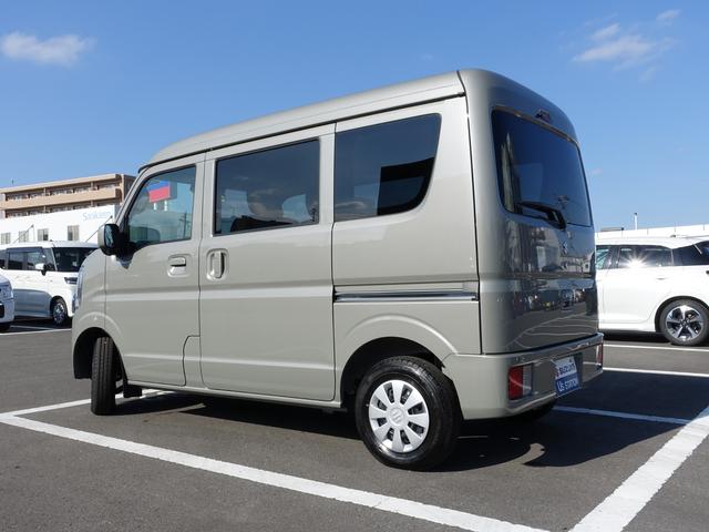 エブリイ ＪＯＩＮ６型　パートタイム４ＷＤ　５ＭＴ　軽量衝撃吸収ボディ　歩行者傷害軽減ボディー・頭部衝撃軽減構造インテリア（前席）・運転席・助手席ＳＲＳエアバッグ・頚部衝撃緩和フロントシート・デュアルカメラブレーキサポート・誤発進抑制機能・車線逸脱警報機能（5枚目）