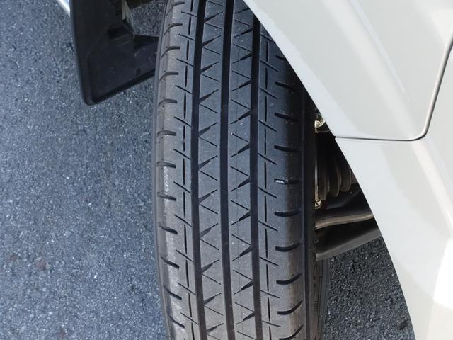 エブリイ ＪＯＩＮ６型　パートタイム４ＷＤ　５ＭＴ　軽量衝撃吸収ボディ　歩行者傷害軽減ボディー・頭部衝撃軽減構造インテリア（前席）・運転席・助手席ＳＲＳエアバッグ・頚部衝撃緩和フロントシート・デュアルカメラブレーキサポート・誤発進抑制機能・車線逸脱警報機能（14枚目）