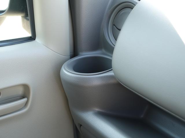 エブリイ ＪＯＩＮ６型　パートタイム４ＷＤ　５ＭＴ　軽量衝撃吸収ボディ　歩行者傷害軽減ボディー・頭部衝撃軽減構造インテリア（前席）・運転席・助手席ＳＲＳエアバッグ・頚部衝撃緩和フロントシート・デュアルカメラブレーキサポート・誤発進抑制機能・車線逸脱警報機能（21枚目）